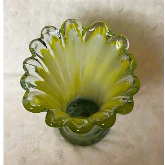 Vintage Murano 6 1/2" Scalloped Handblown Glass Vase (1960s) - Picture 4 of 7